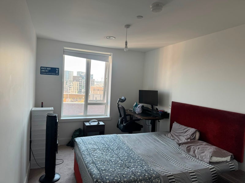 Room Norah Smyth Road in Greater London