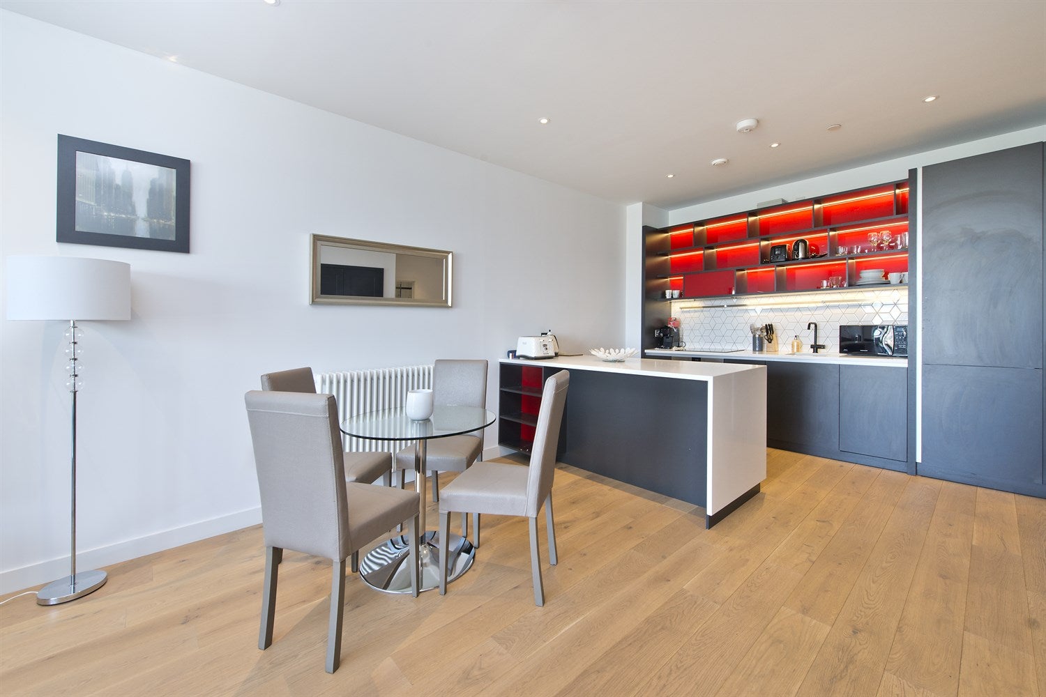 Flat Hope Street in Greater London