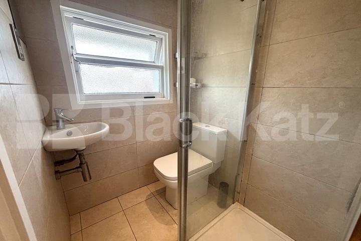 Room Borough High Street in Greater London