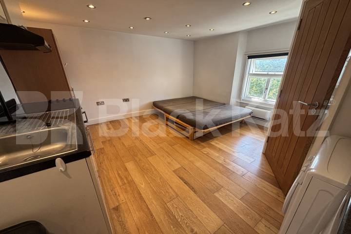 Room Borough High Street in Greater London