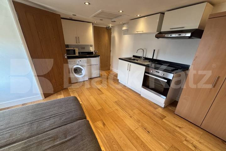 Room Borough High Street in Greater London