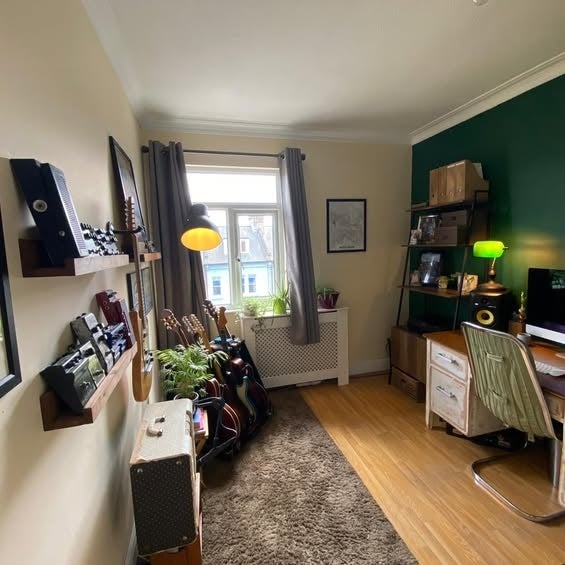 Flat Sheen Road in Greater London
