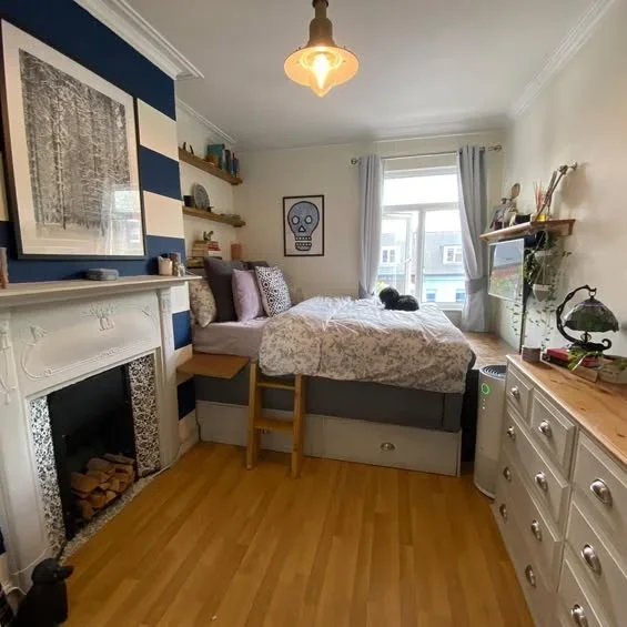 Flat Sheen Road in Greater London