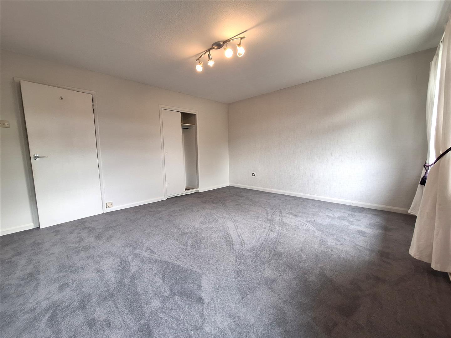 Flat Caroline Court in Reading