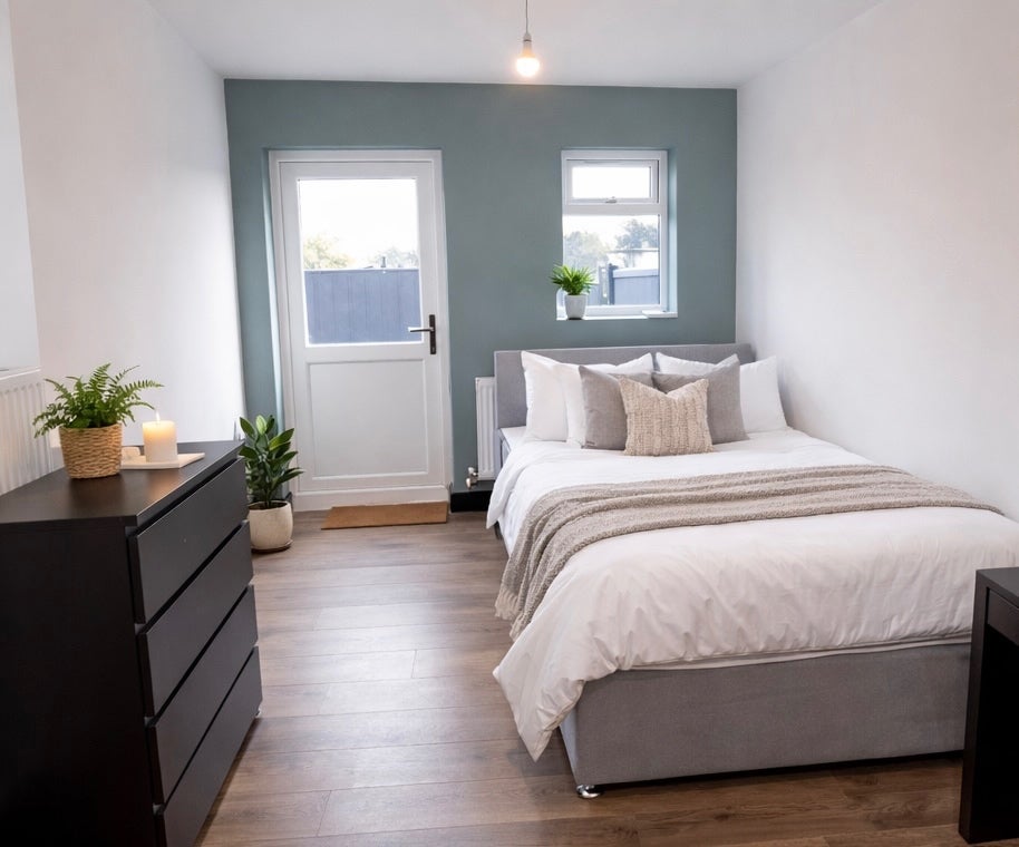 Room Warland Road in Greater London