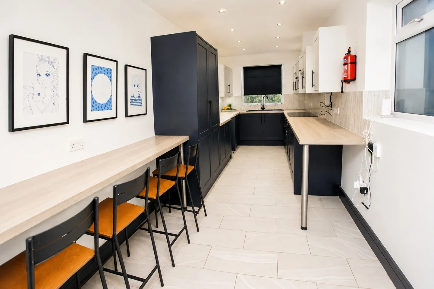 Room Warland Road in Greater London