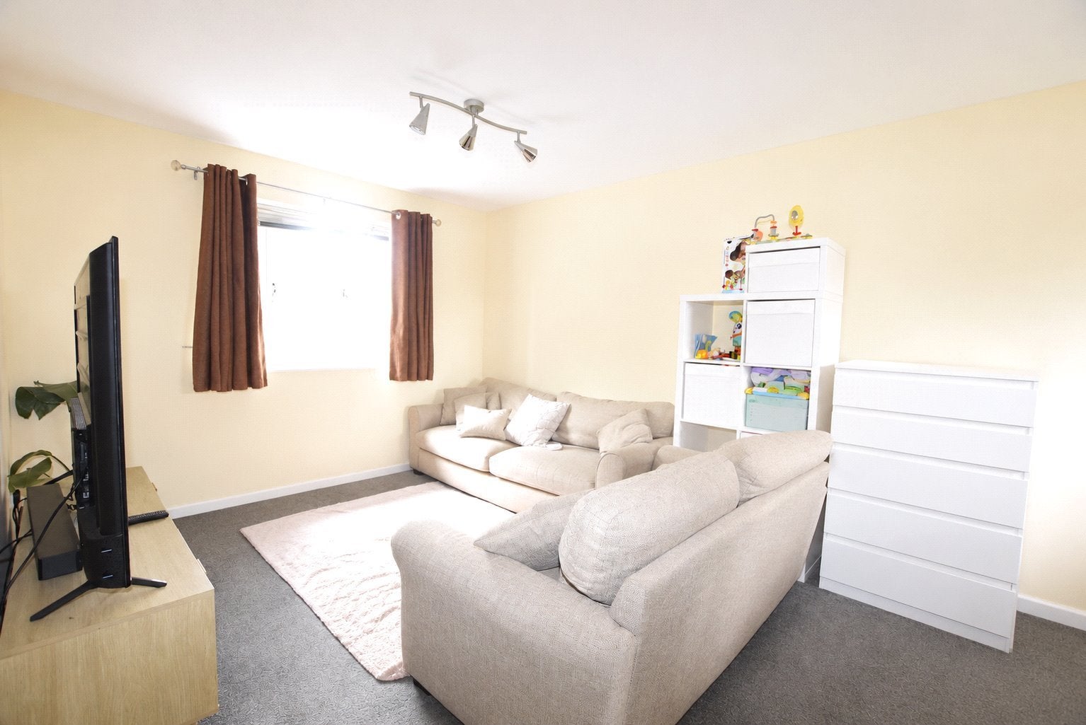 Flat Redcliff Mead Lane in Bristol