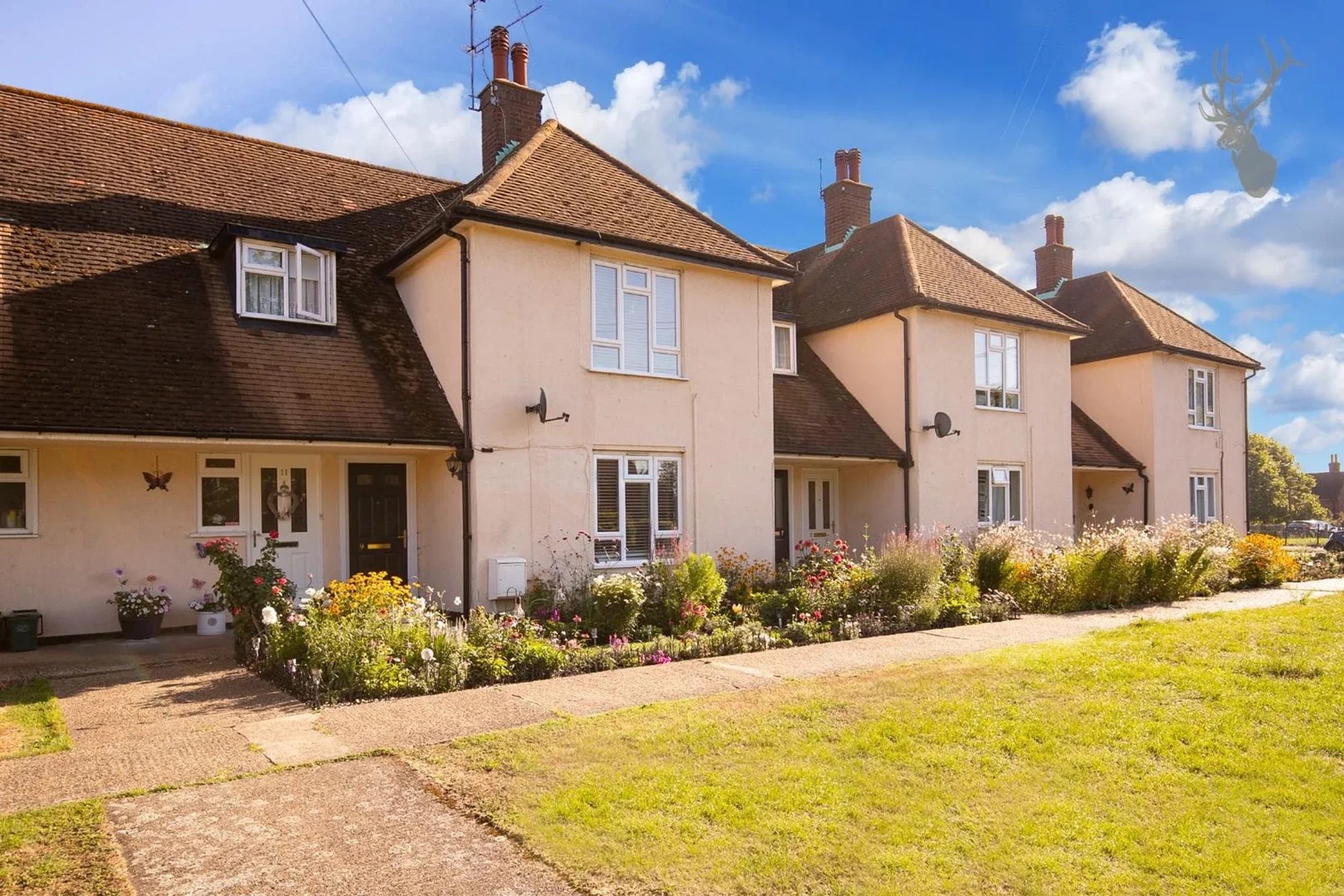 Flat Court Yard in Greater London