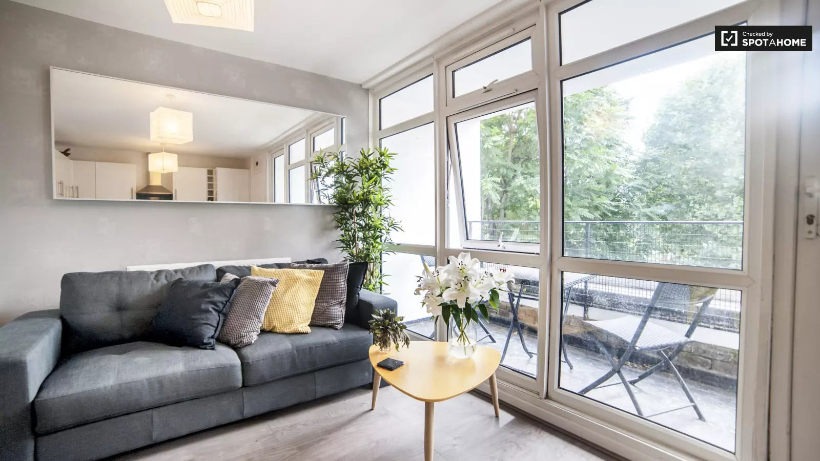 Room Gough Walk in Greater London