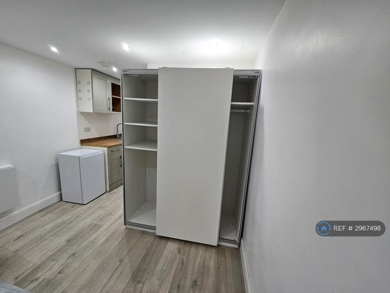 Flat Caldecote Gardens in Hertsmere