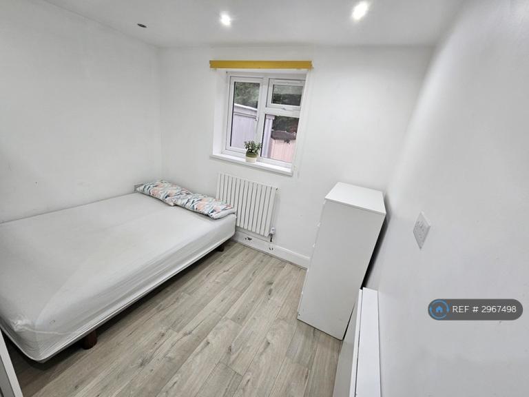 Flat Caldecote Gardens in Hertsmere