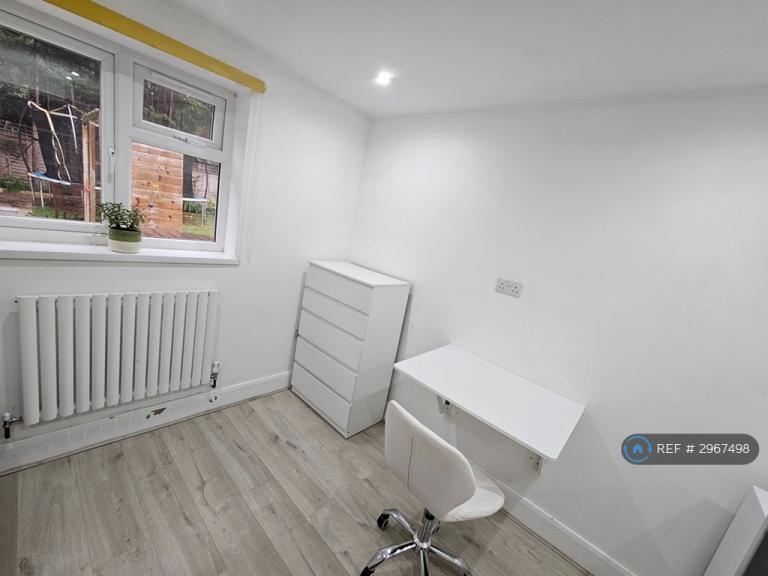 Flat Caldecote Gardens in Hertsmere