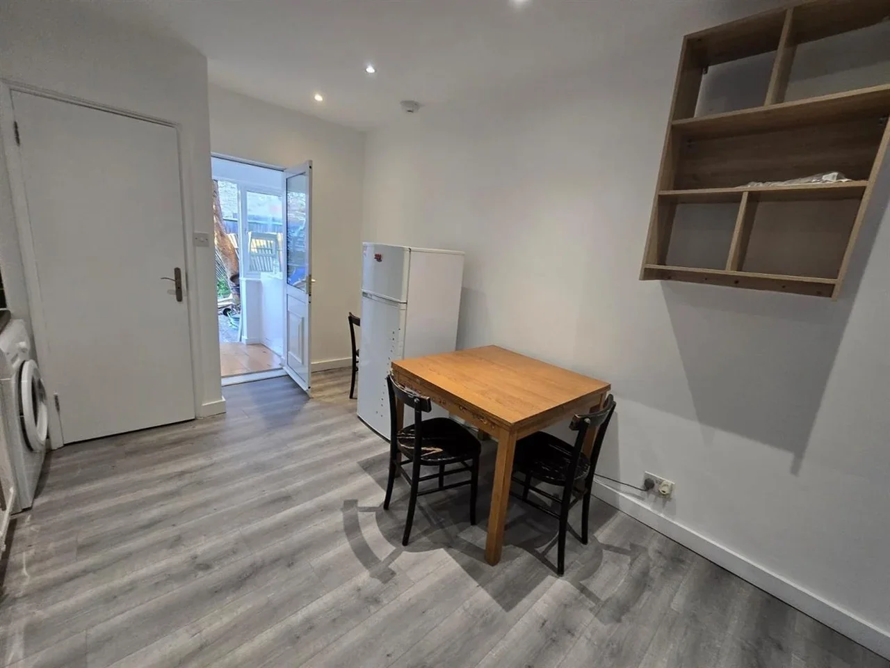 Flat Philip Lane in Greater London