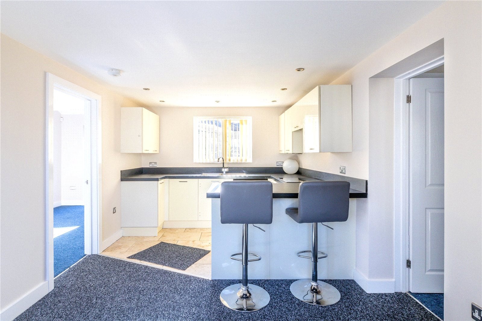 Flat Willoughby Close in Bristol