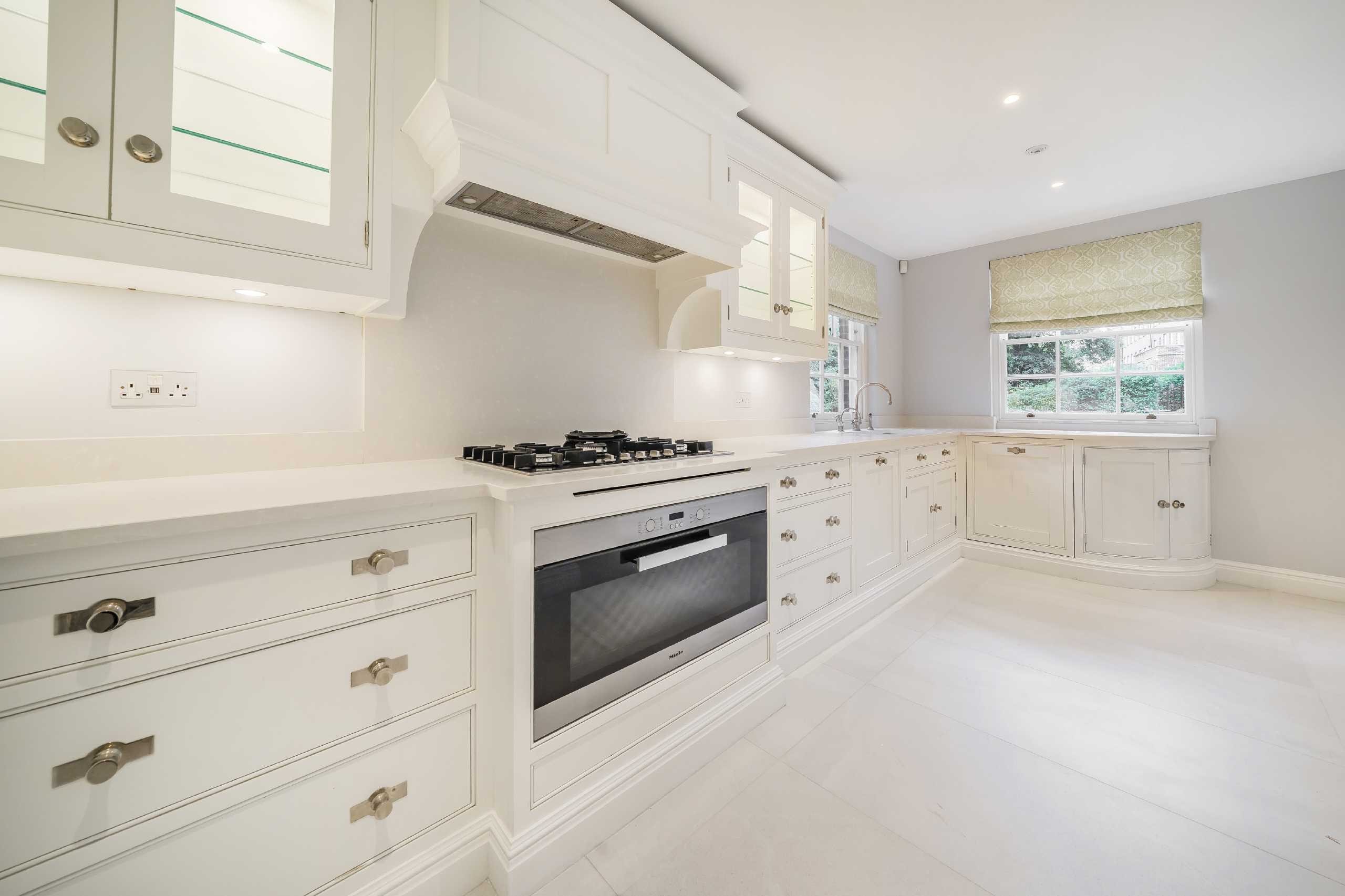 House Somerset Square in Greater London