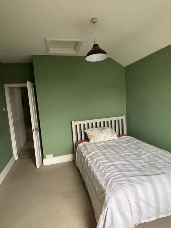 Room Nevil Road in Bristol