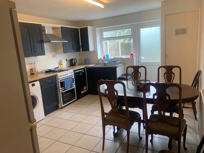 Room Ashfields in Basildon