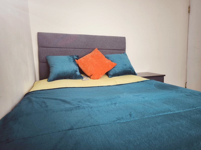 Room Longore Square in Nottingham