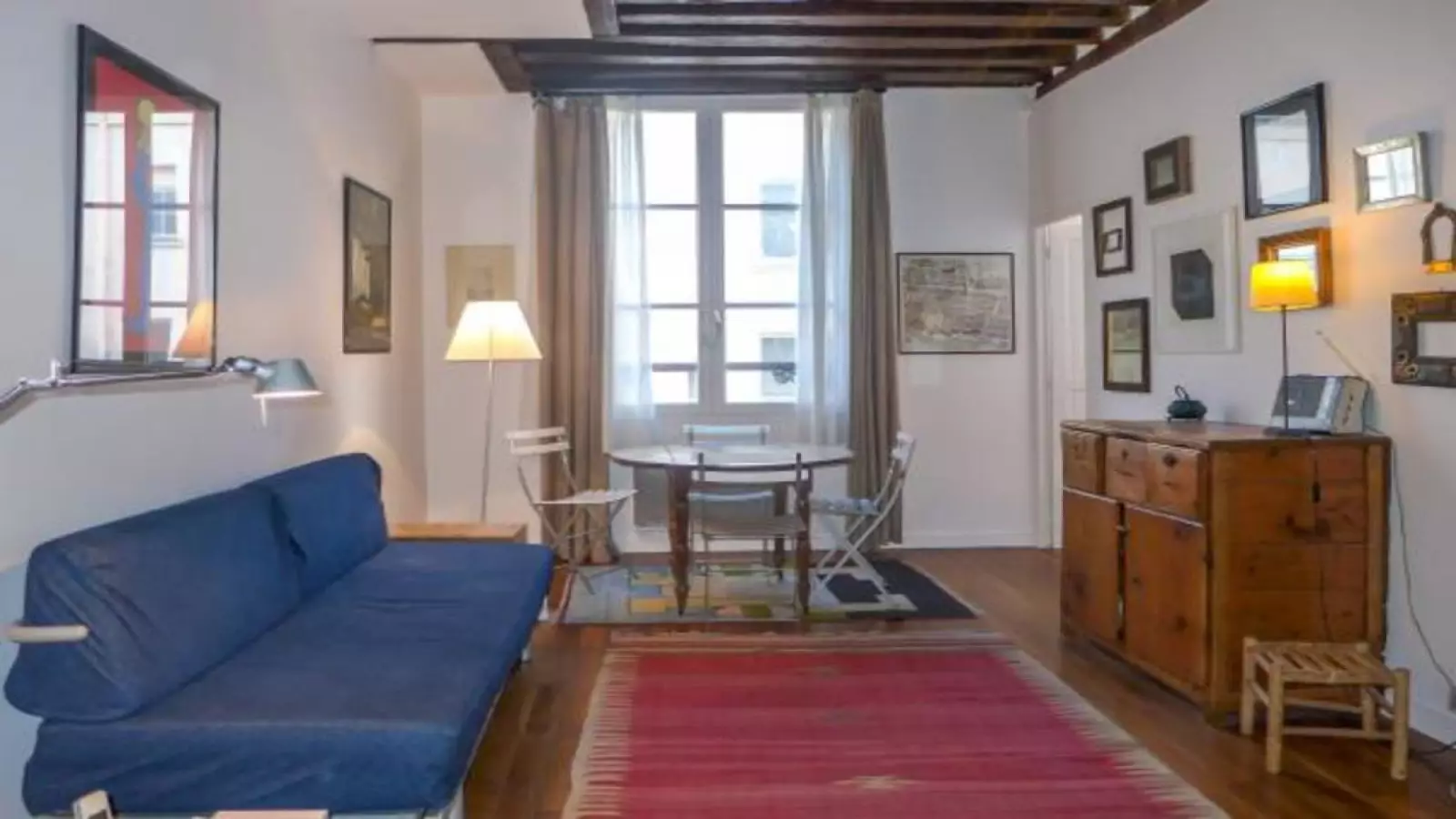 Flat Passage Dauphine in Paris