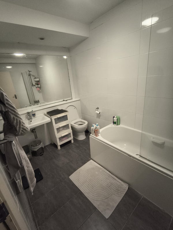 Room Holloway Road in Greater London