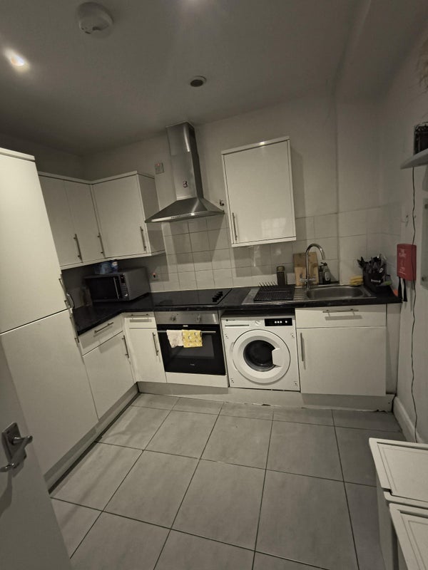 Room Holloway Road in Greater London