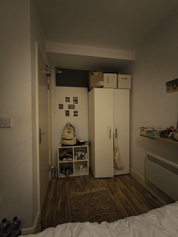 Room Holloway Road in Greater London