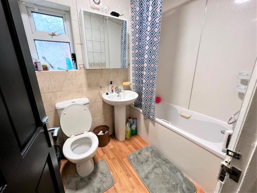 Room De Grey Street in Hull