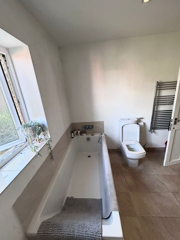 Room Gilmore Road in Greater London