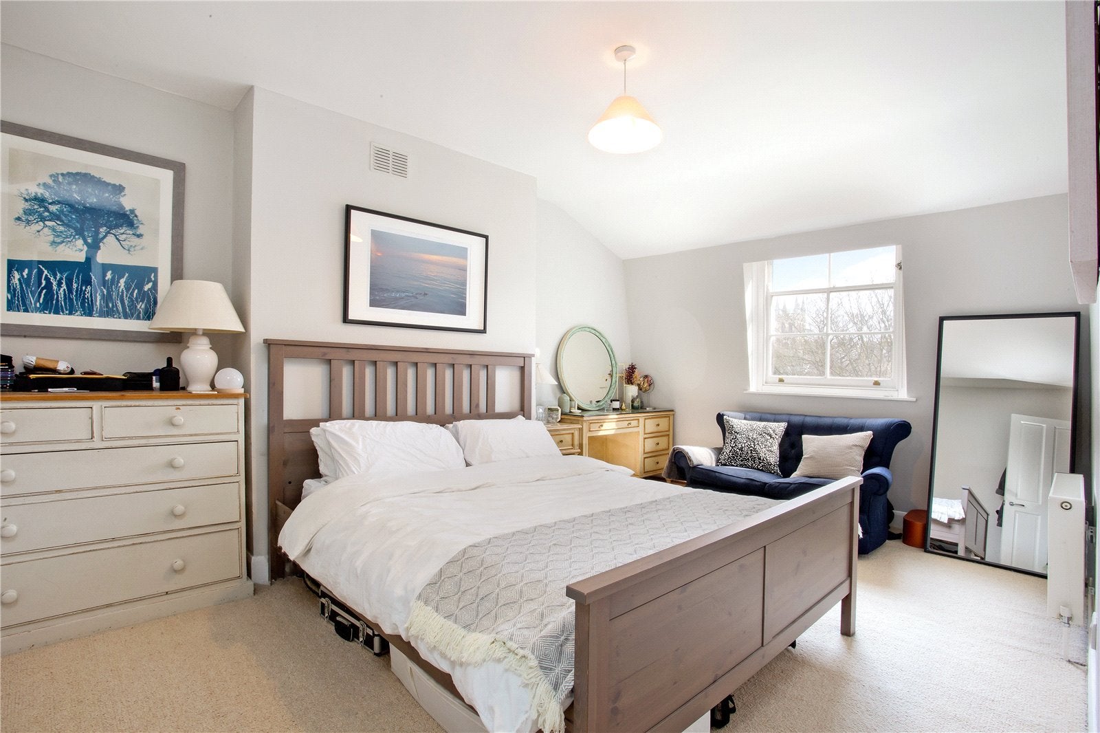 Flat Boatemah Walk in Greater London