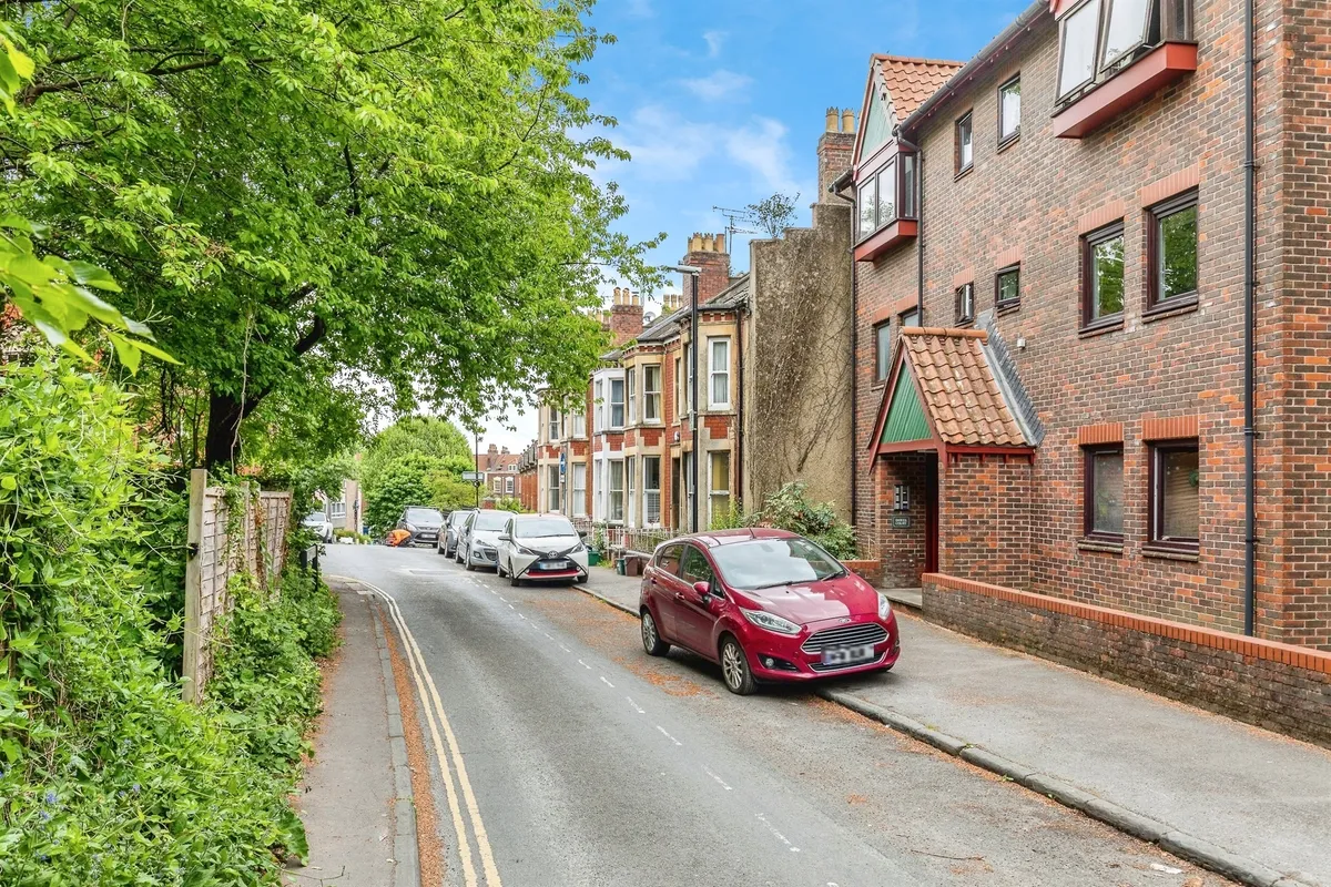 Flat Cumberland Place in Bristol