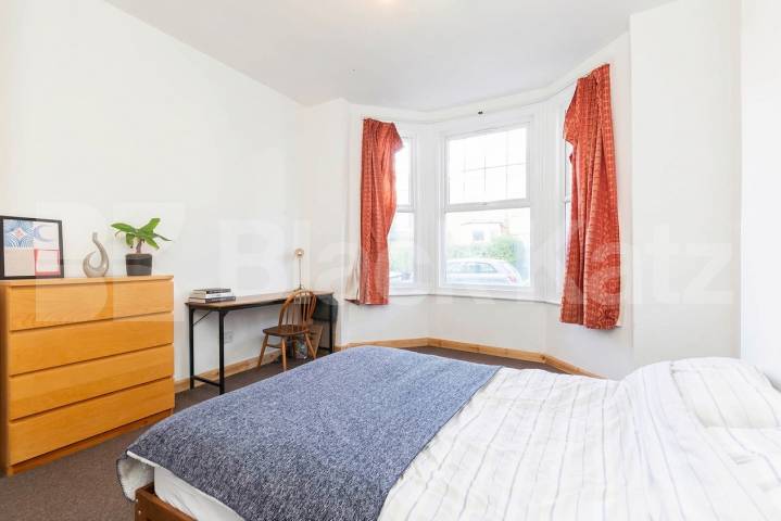 Flat Iverson Road in Greater London