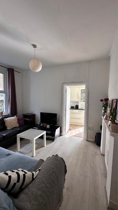 Room Danehurst Street in Greater London