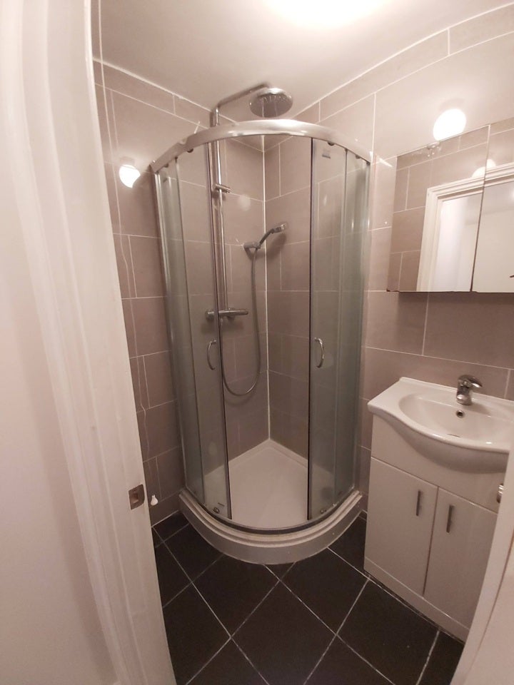 Flat Burford Road in Greater London