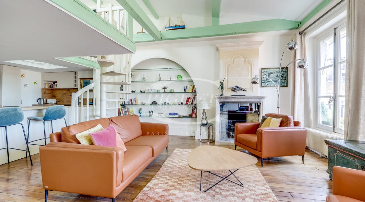 Appartement Rue des Tournelles à Paris