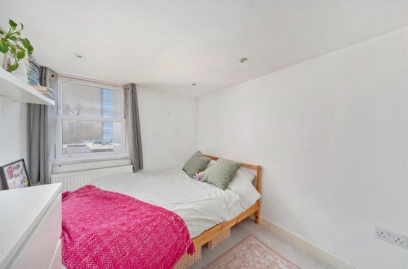 Room The Broadway in Greater London