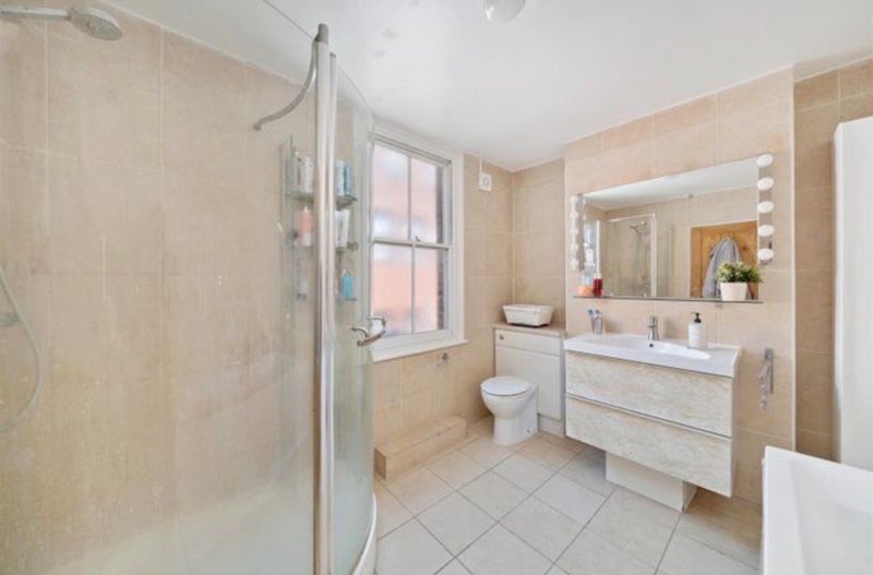Room The Broadway in Greater London