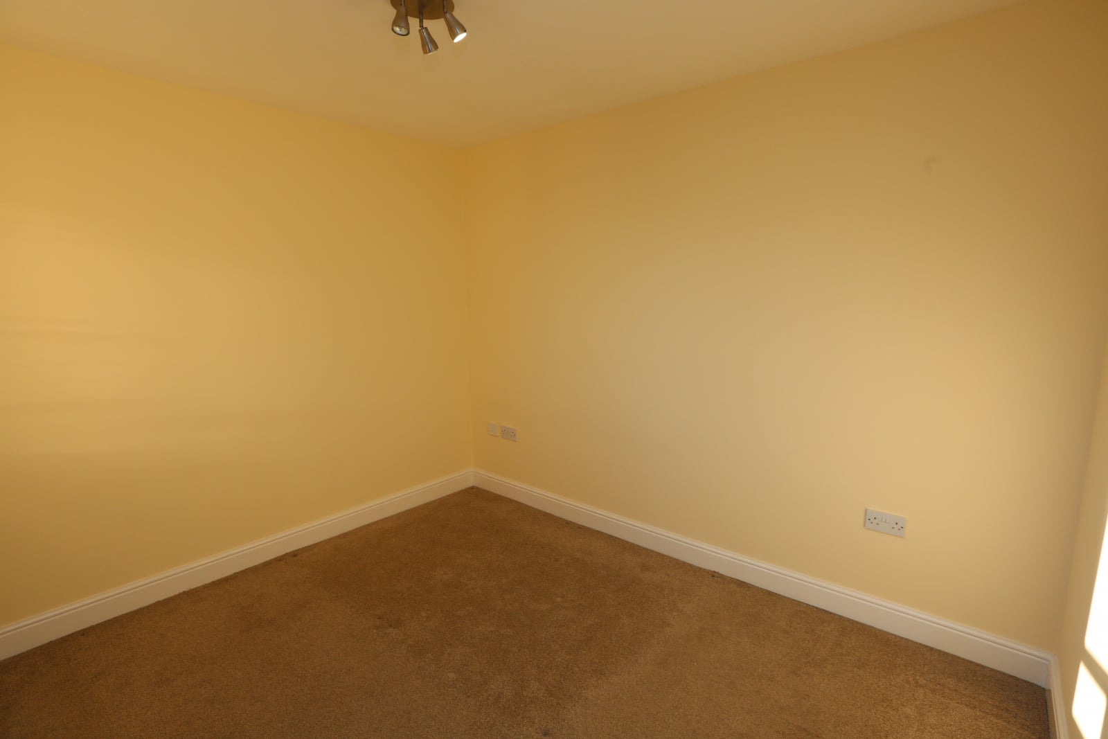 Flat Sovereign Place in Greater London