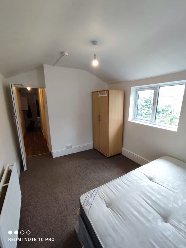 Room Brighton Road in Greater London