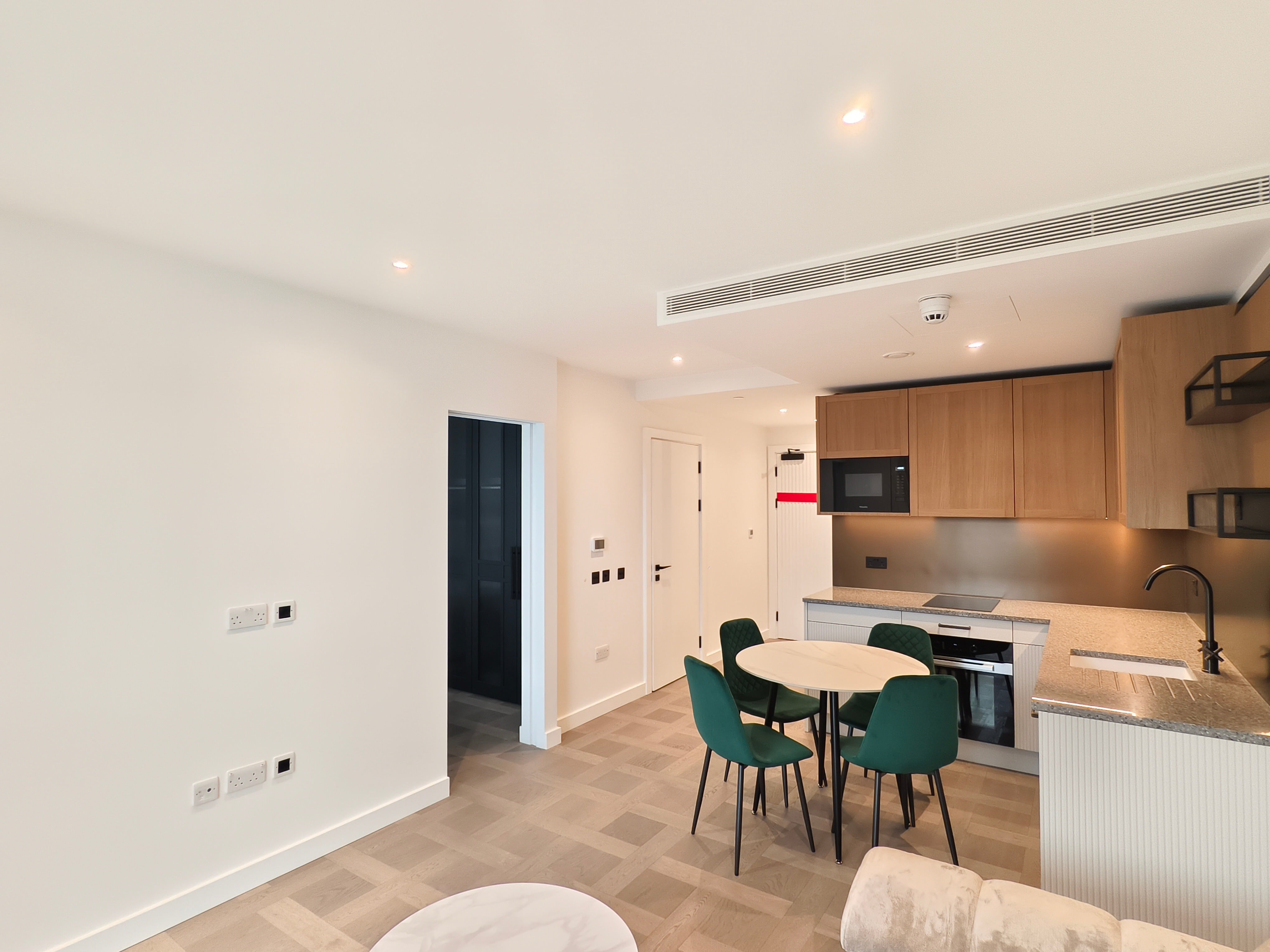 Flat Boxwood Gardens in Greater London