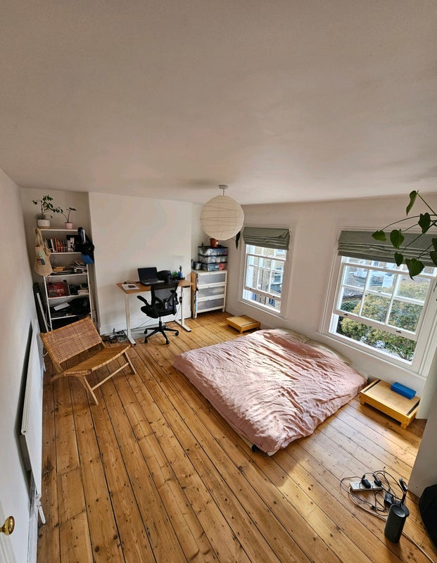 Room Pomfret Road in Greater London