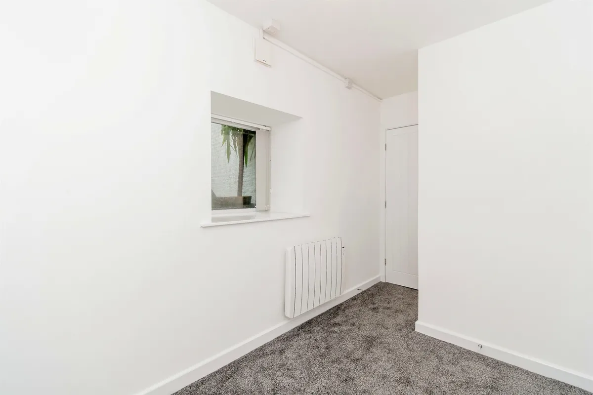 Flat Dockfield Terrace in Bradford