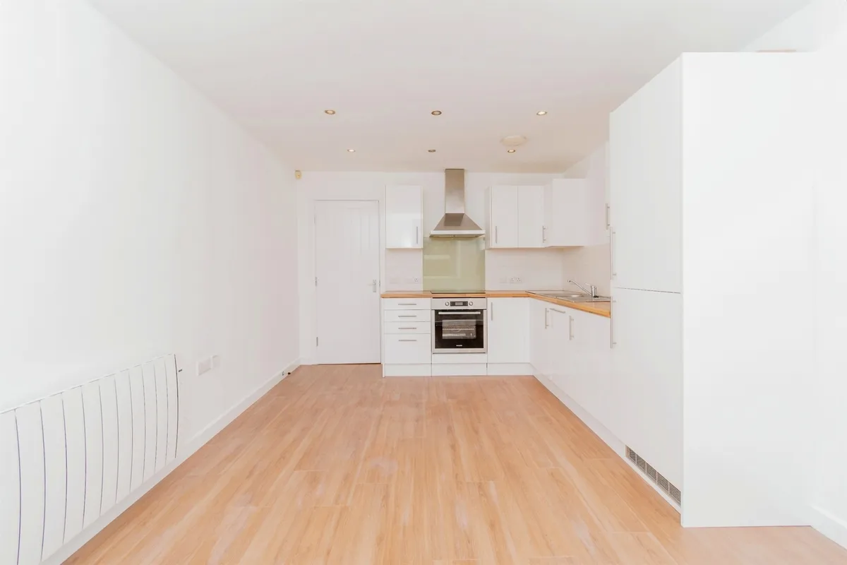 Flat Dockfield Terrace in Bradford