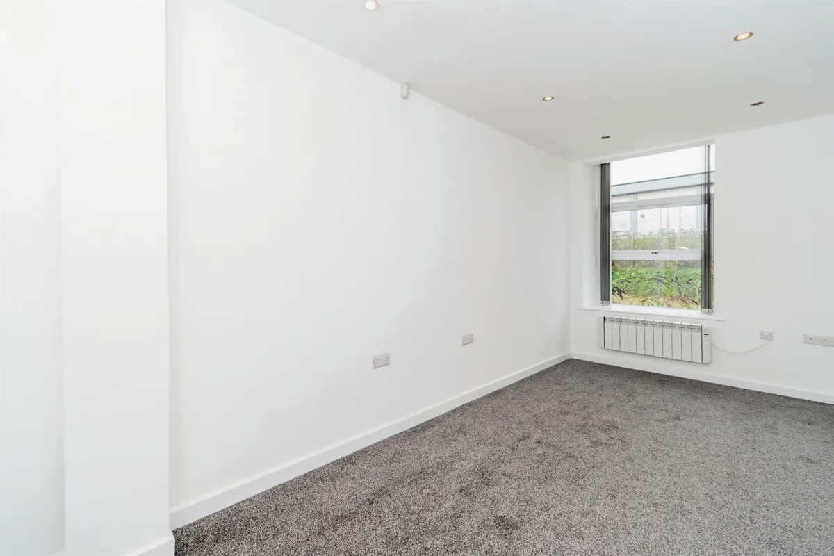 Flat Dockfield Terrace in Bradford