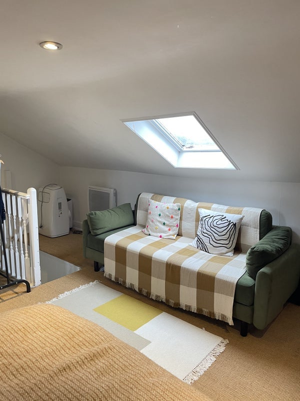 Room Albion Road in Greater London