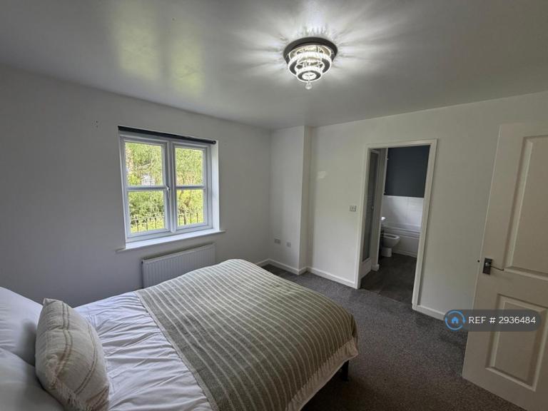 Flat Millbank Place in Ashfield