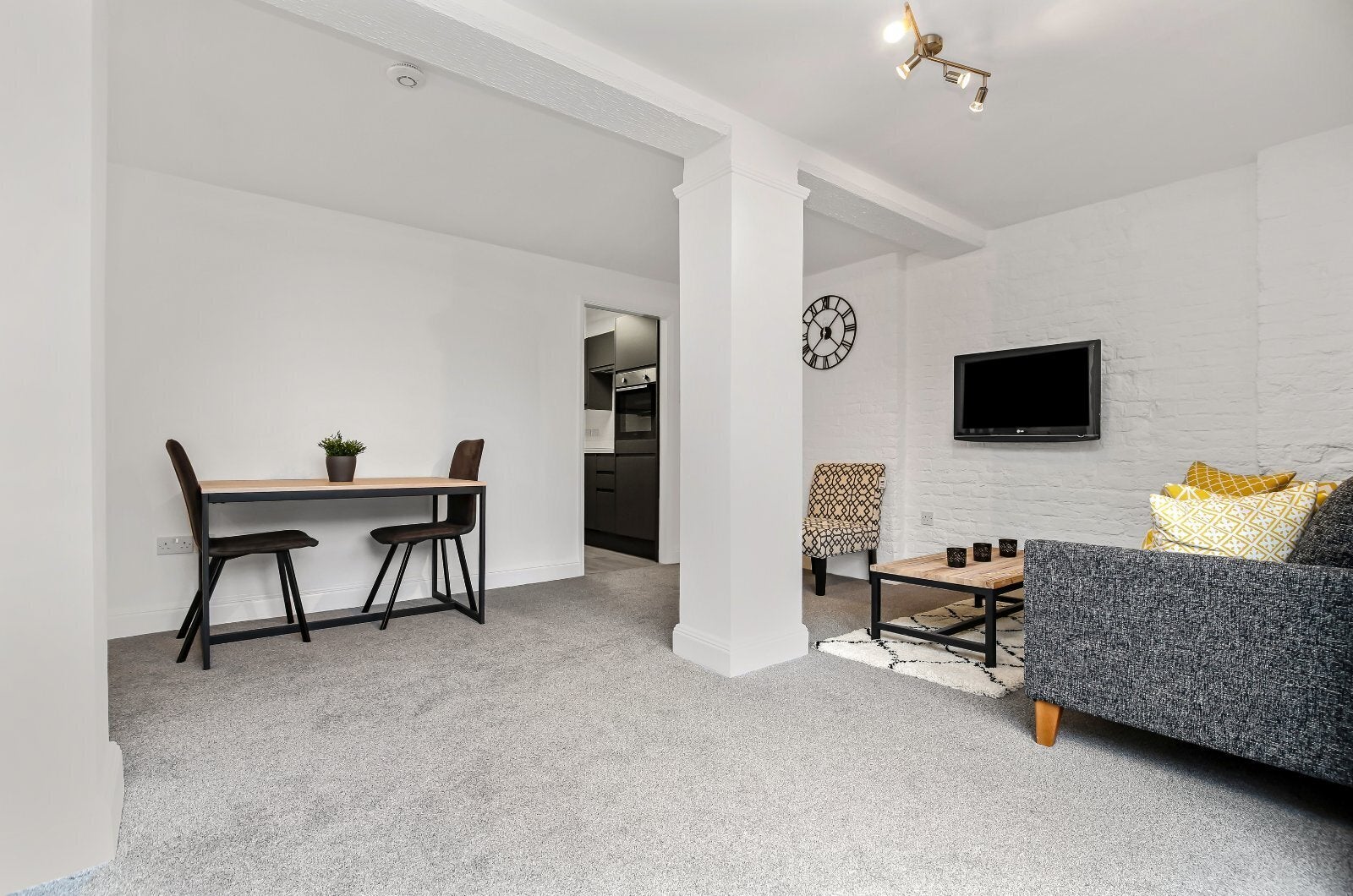 Flat Jamaica Road in Greater London