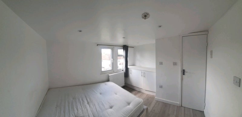 Room Boston Road in Greater London