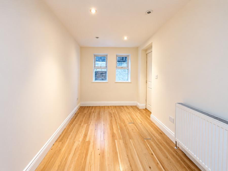 Flat Ashburnham Road in Luton