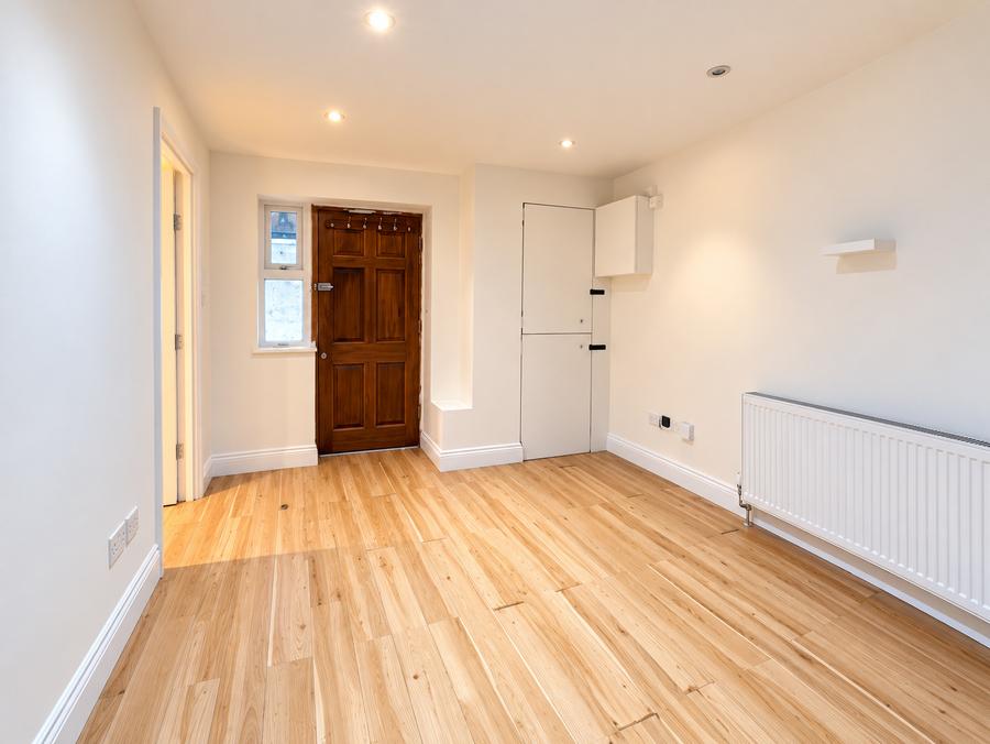 Flat Ashburnham Road in Luton