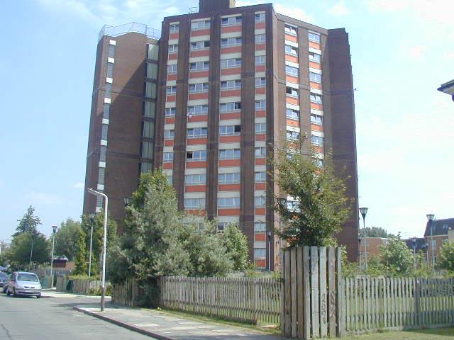Flat Byron Way in Greater London